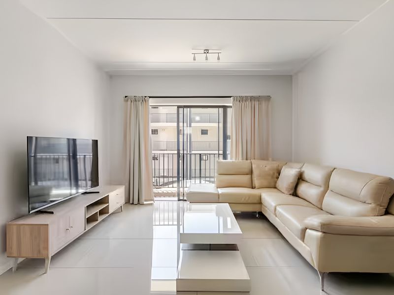 Morden 2 Bedroom And 2 Bath In Bryanston - Photo 2