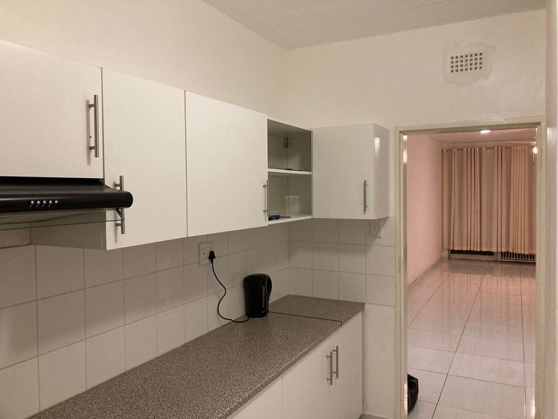 Unit 8 - Stellenbosch Complex, Horizon View - Photo 2