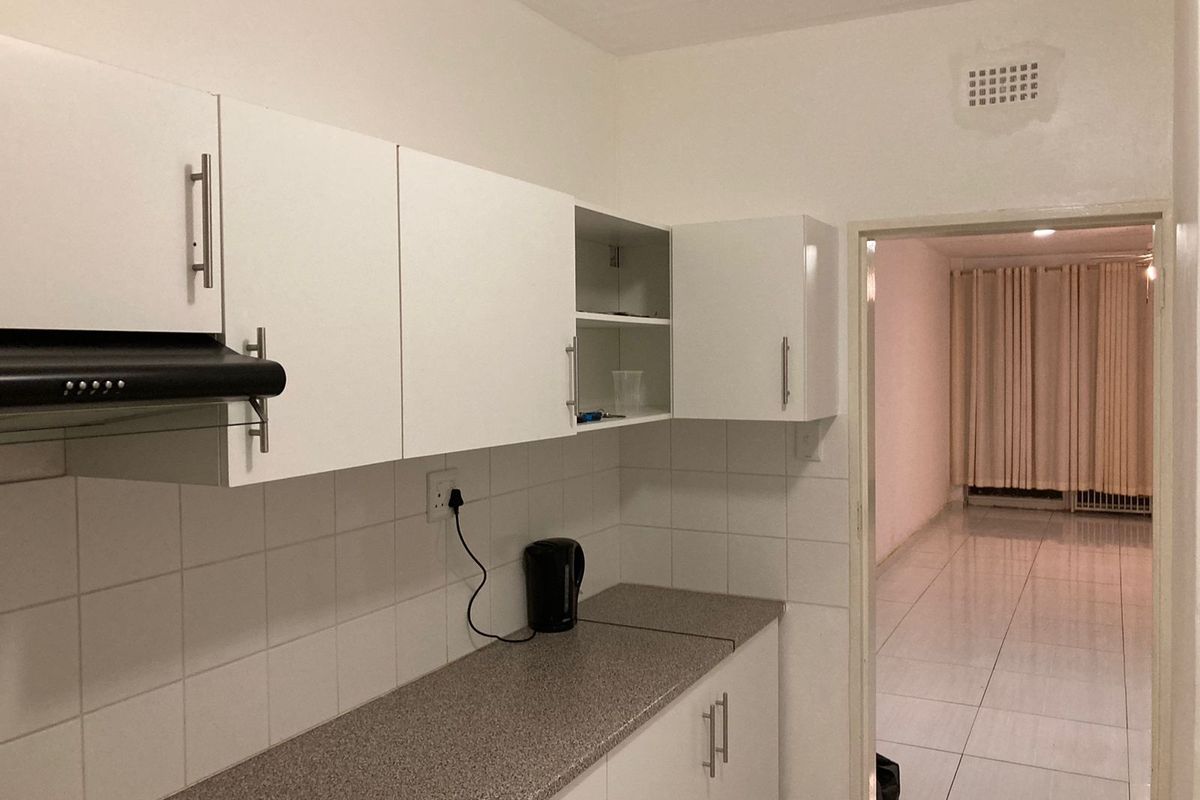 Unit 8 - Stellenbosch Complex, Horizon View - Photo 2