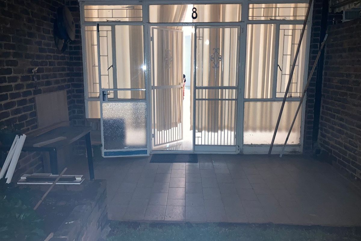 Unit 8 - Stellenbosch Complex, Horizon View - Photo 5