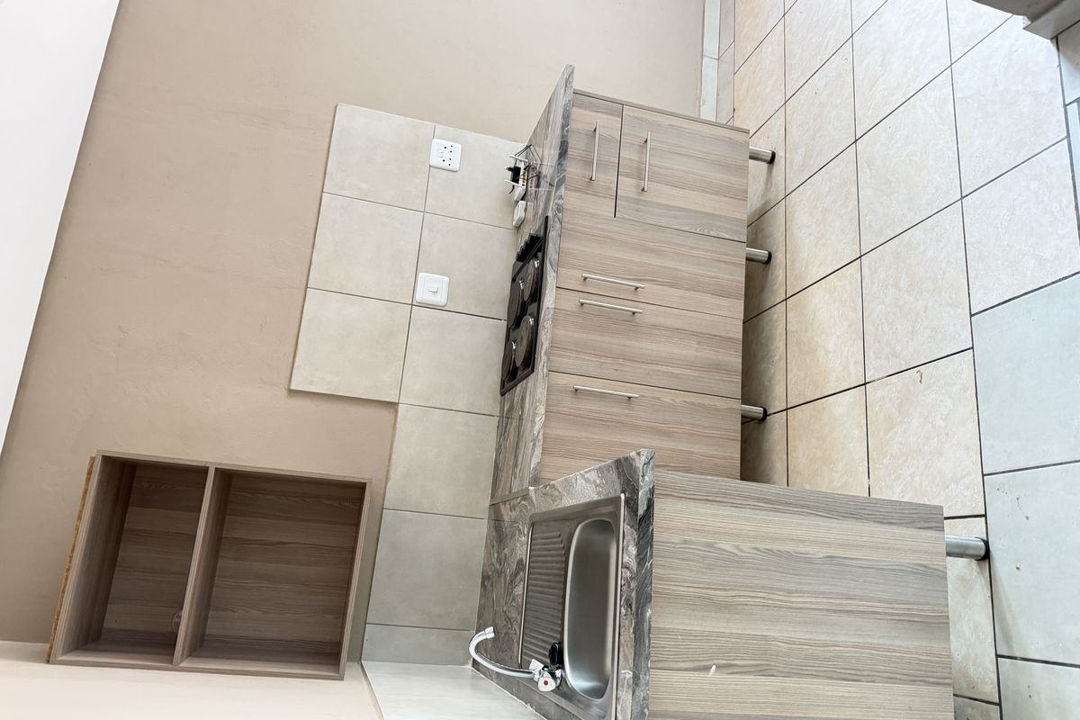 Secure 1-bedroom Apartment In Alexander Street, Birchleigh - Photo 4