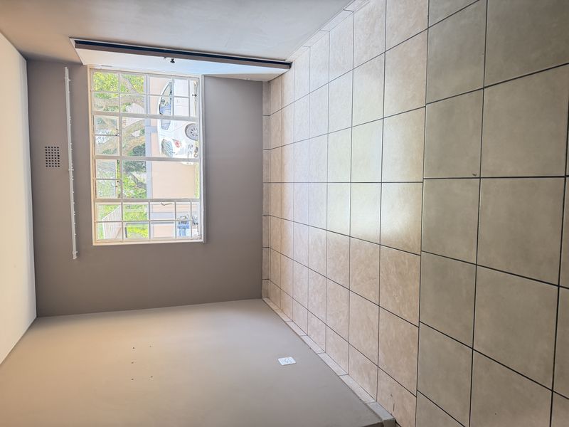 Secure 1-bedroom Apartment In Alexander Street, Birchleigh - Photo 7