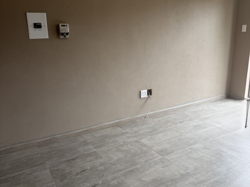 Secure 1-bedroom Apartment In Alexander Street, Birchleigh - Photo 9