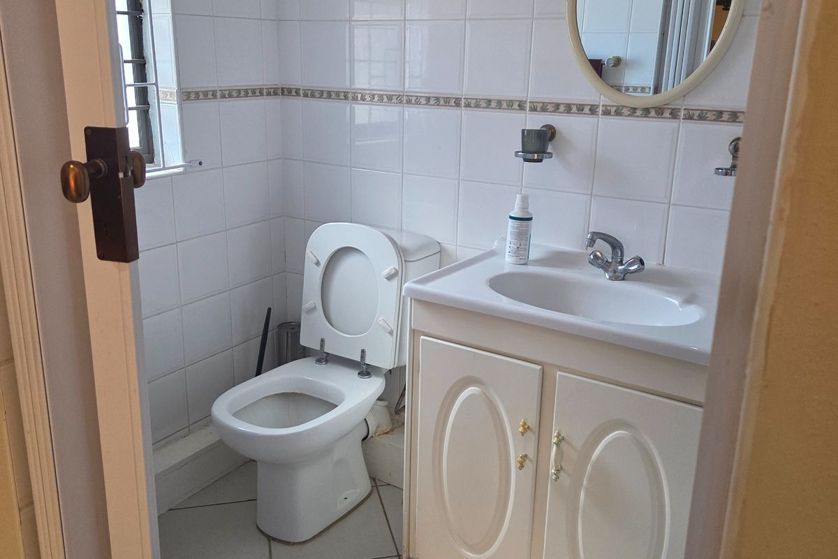 Secure 1-Bedroom Apartment Studio Unit In Umhlanga - Photo 5