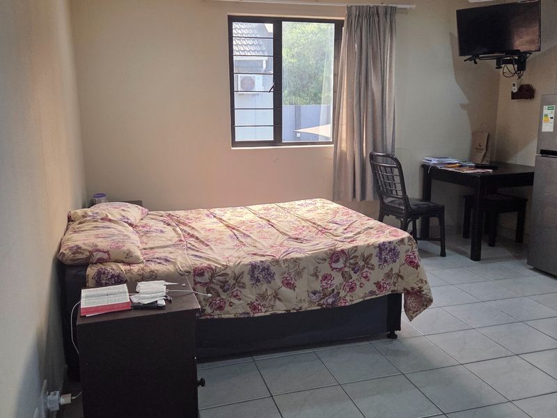 Secure 1-Bedroom Apartment Studio Unit In Umhlanga - Photo 7