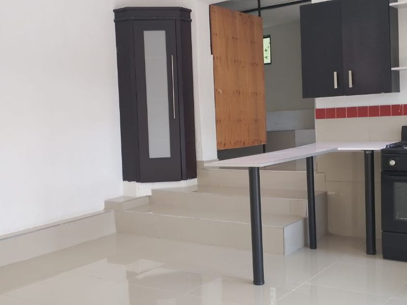 Secure 1-bedroom Flat In Steiltes, Neslpruit - Photo 4