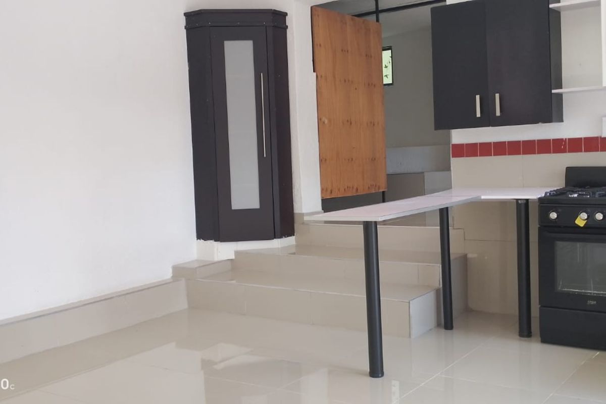 Secure 1-bedroom Flat In Steiltes, Neslpruit - Photo 4