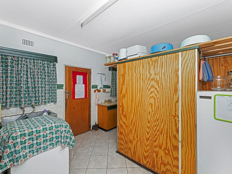 4 Bedroom House - Photo 5