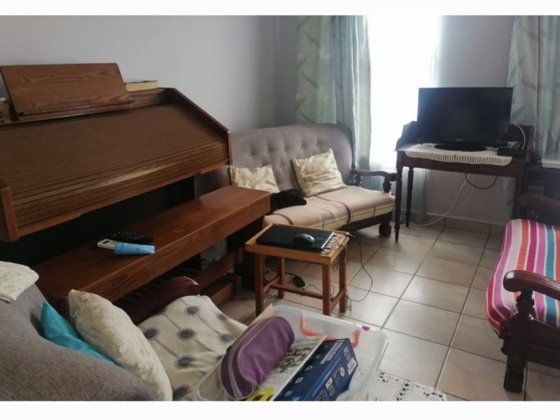 Lovely 2-Bedroom And 1-Bathroom Townhouse In Boshof - Photo 3