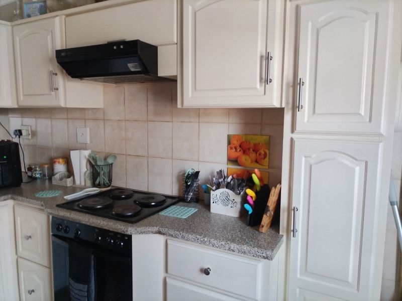 Secure 2-Bedroom House Nestled In The Safe And Serene Heatherlands Neighborhood - Photo 2