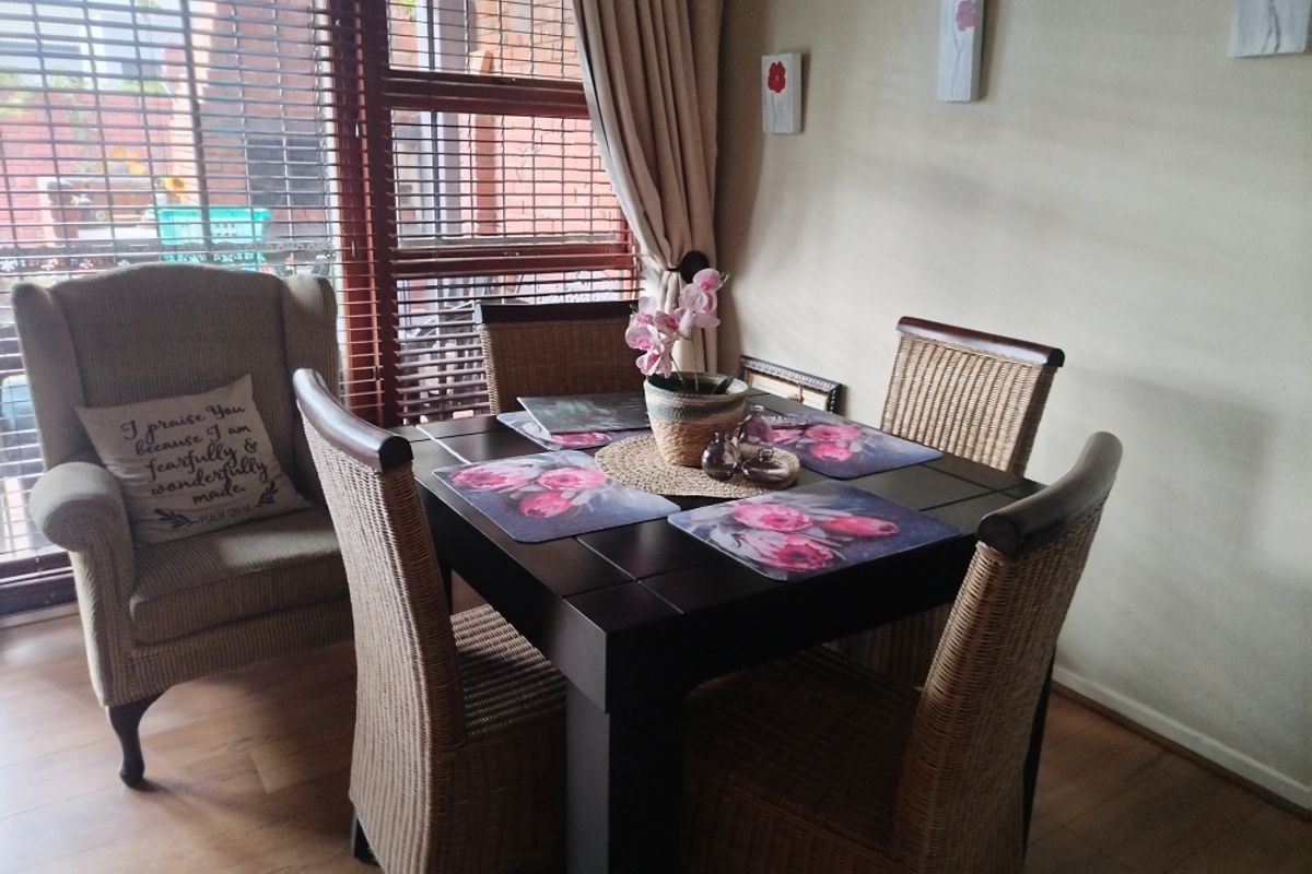 Secure 2-Bedroom House Nestled In The Safe And Serene Heatherlands Neighborhood - Photo 5