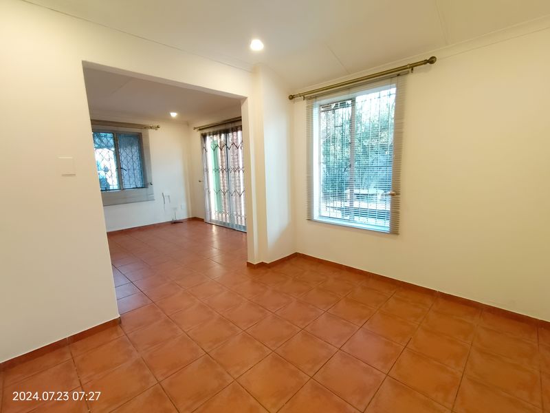 2-bedroom And 2-bathroom House With 1-bedroom And 1-bathroom Bachelors Flat In Pomona, Kempton Park - Photo 7