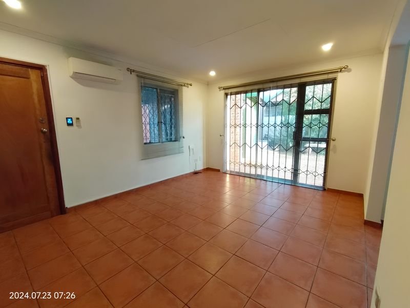 2-bedroom And 2-bathroom House With 1-bedroom And 1-bathroom Bachelors Flat In Pomona, Kempton Park - Photo 3