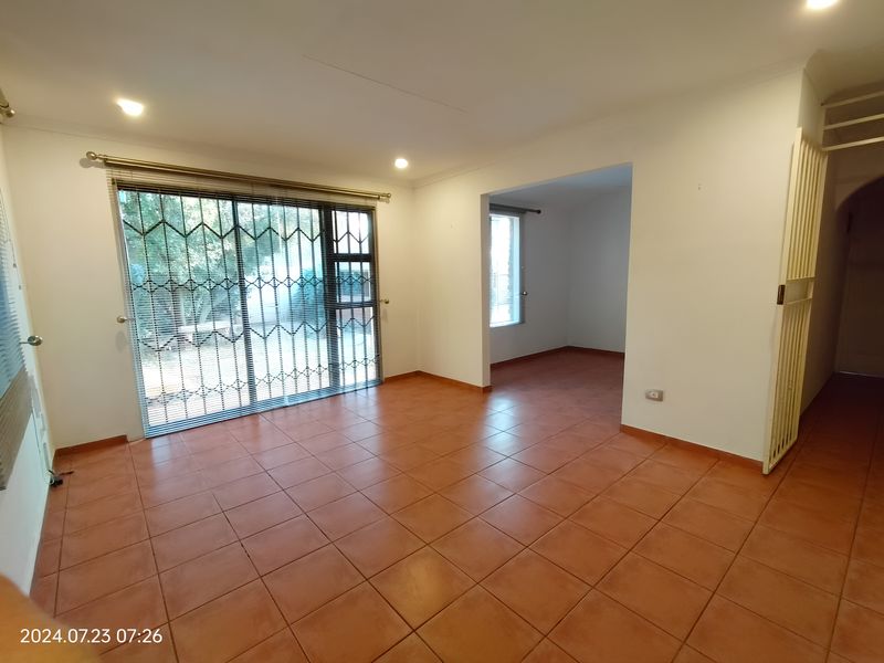 2-bedroom And 2-bathroom House With 1-bedroom And 1-bathroom Bachelors Flat In Pomona, Kempton Park - Photo 2