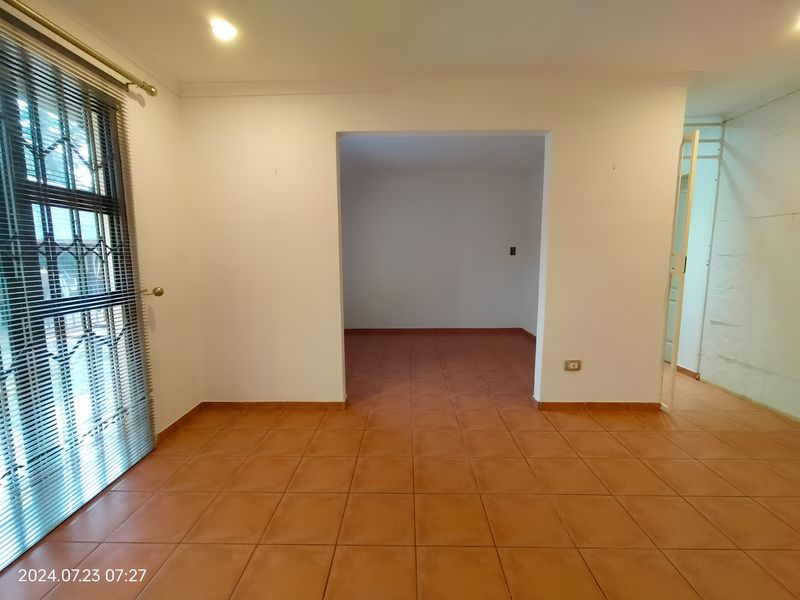 2-bedroom And 2-bathroom House With 1-bedroom And 1-bathroom Bachelors Flat In Pomona, Kempton Park - Photo 5