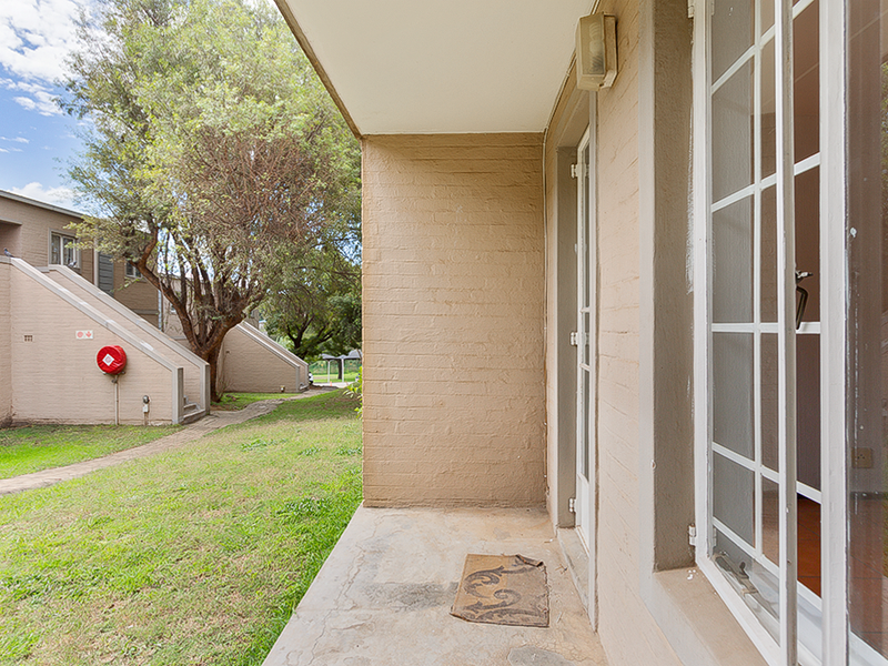 Secure 2-Bedroom And 1-Bathroom Apartment In Unit 69 Heronshaw - Photo 9