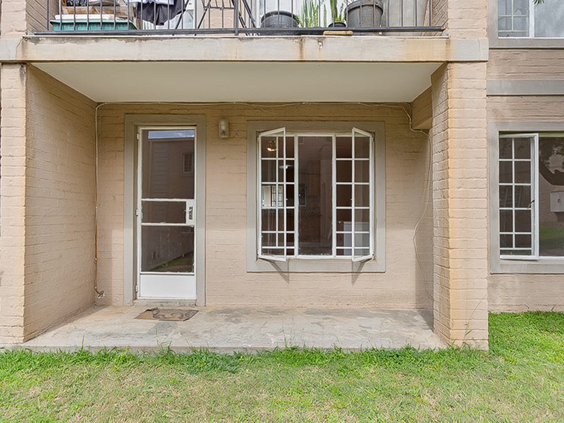 Secure 2-Bedroom And 1-Bathroom Apartment In Unit 69 Heronshaw - Photo 8