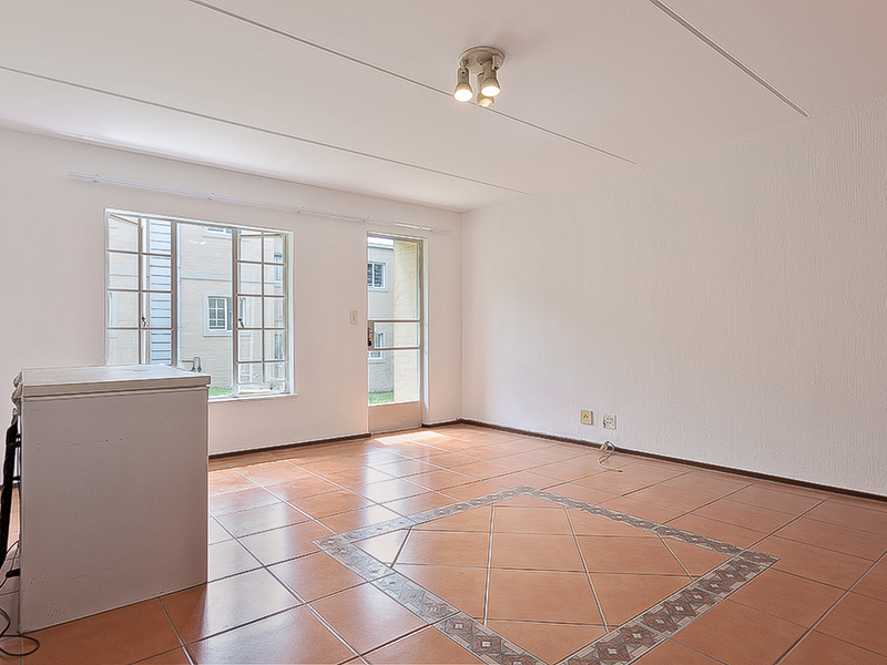Secure 2-Bedroom And 1-Bathroom Apartment In Unit 69 Heronshaw - Photo 6
