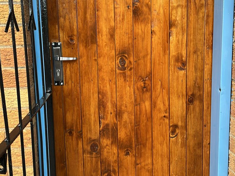 Secure 2-Bedroom And 1-Bathroom Apartment In Rietfontein Road, Primrose - Photo 2