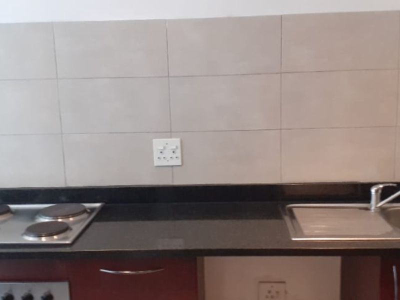 Rent Is R3 700 (excluding Utilities) - Stay For Free For 1st Month Only Subject To 12 Months Lease. - Photo 5