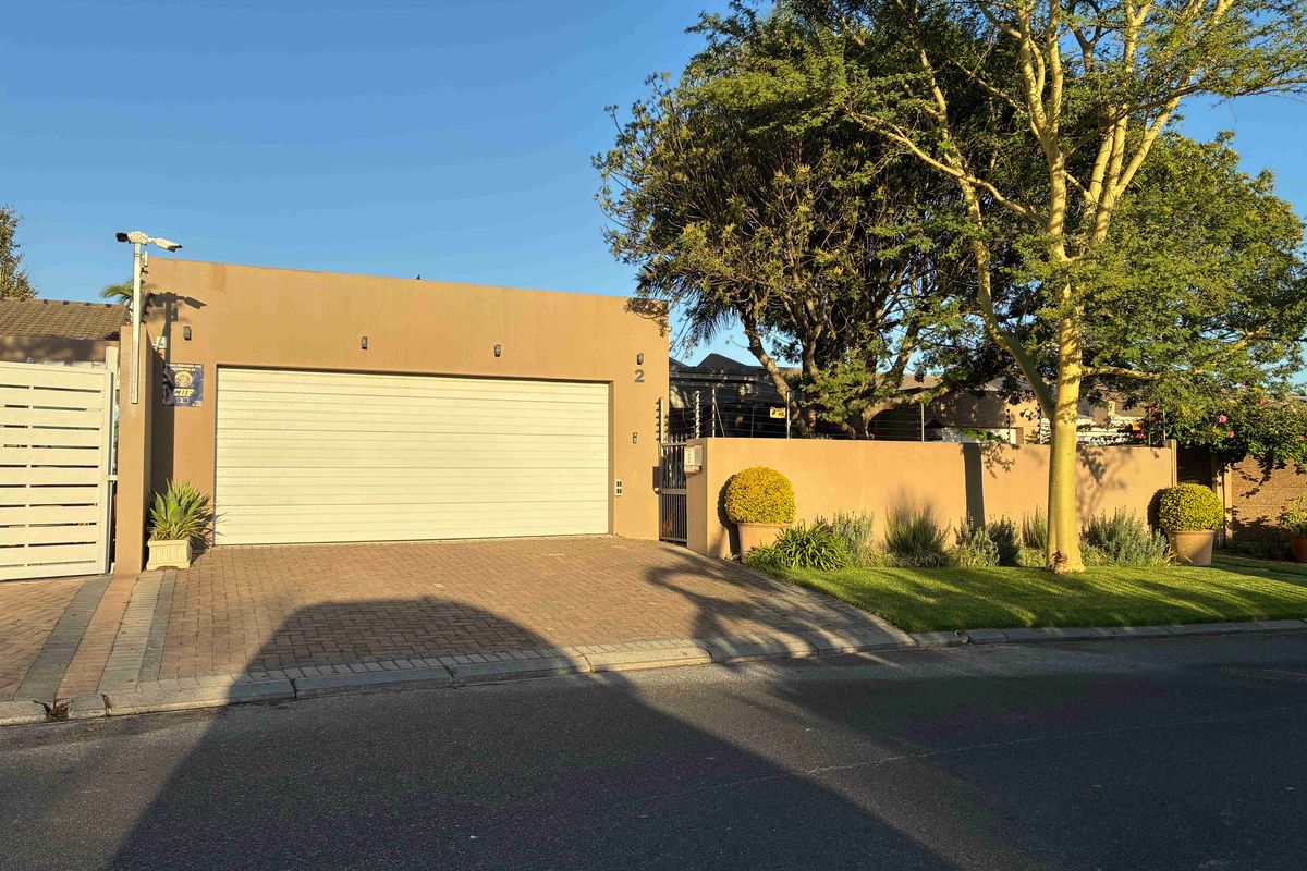 Secure Sunset Close, Sonstraal Heights - Photo 2