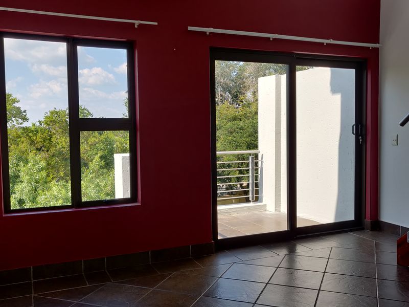 Secure 1-Bedroom Loft In Douglasdale - Photo 3