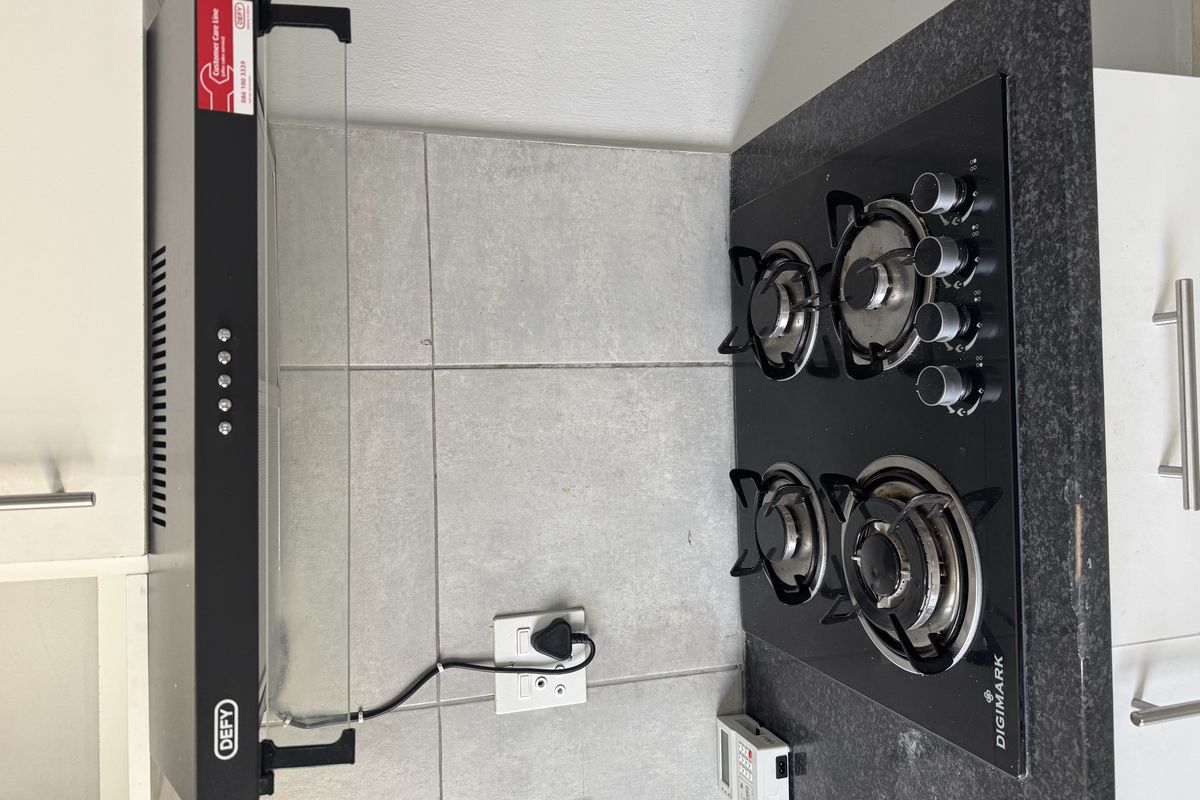 Secure Cottage And 1-bathroom Apartment In Turffontein - Photo 3