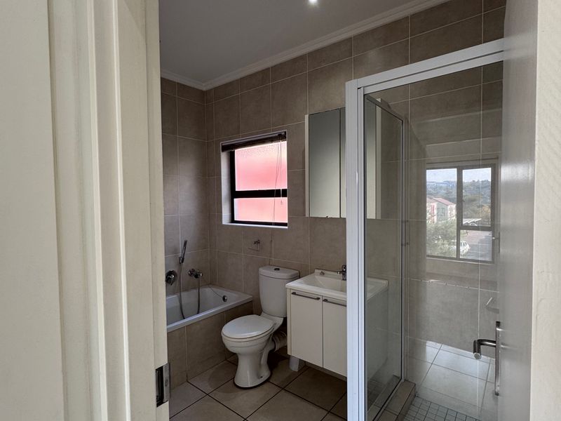 Spacious 1-bed And 1-bath Apartment In Willow Avenue, Craigavon - Photo 3