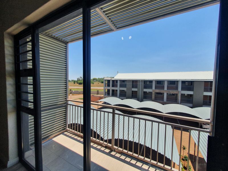Secure 2-bedroom And 1-bath Apartment / Flat To Rent In Roodepark Eco Estate - Photo 7