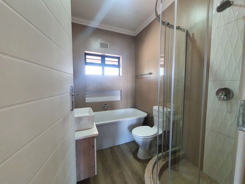 Secure 2-bedroom And 1-bath Apartment / Flat To Rent In Roodepark Eco Estate - Photo 9