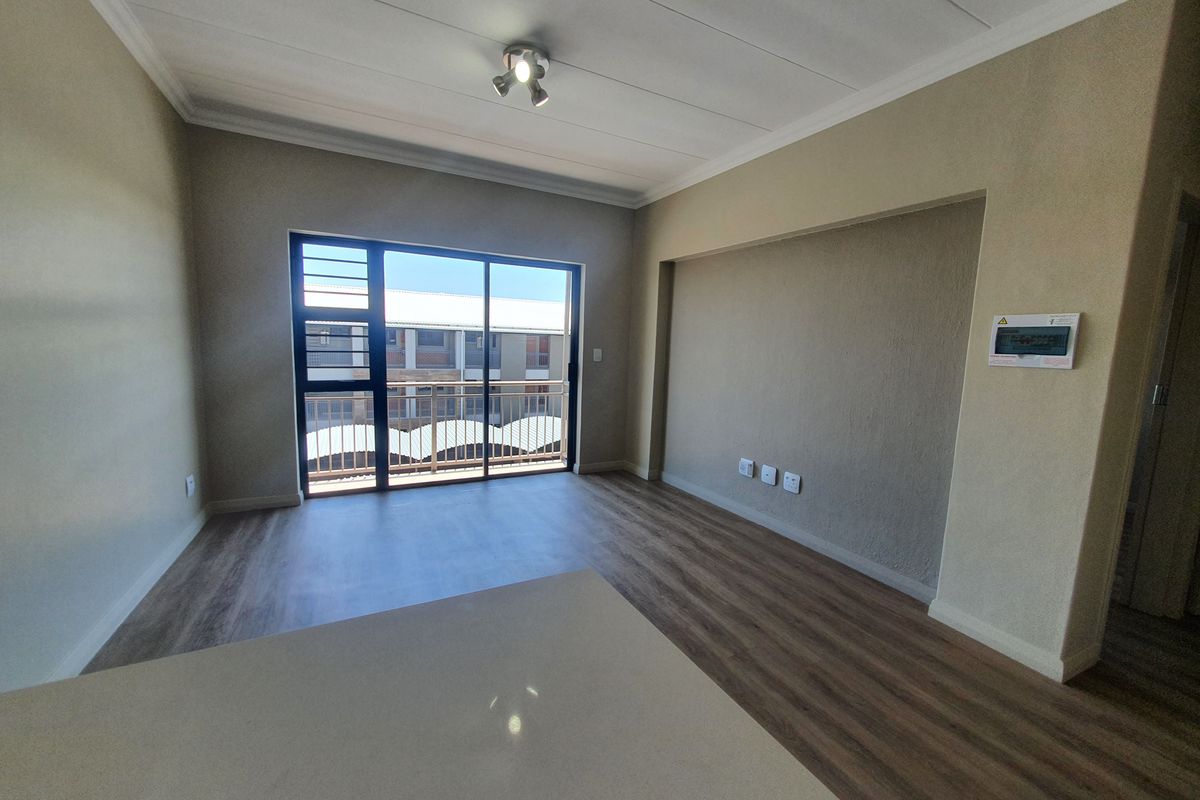 Secure 2-bedroom And 1-bath Apartment / Flat To Rent In Roodepark Eco Estate - Photo 5