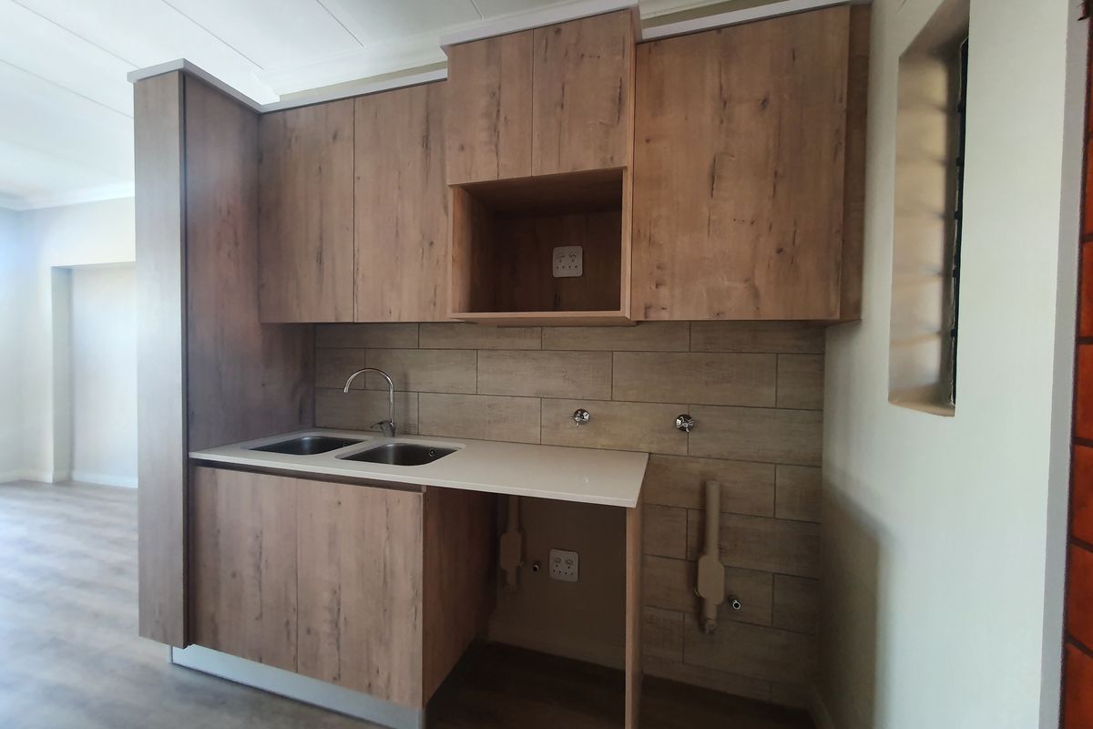 Secure 2-bedroom And 1-bath Apartment / Flat To Rent In Roodepark Eco Estate - Photo 4