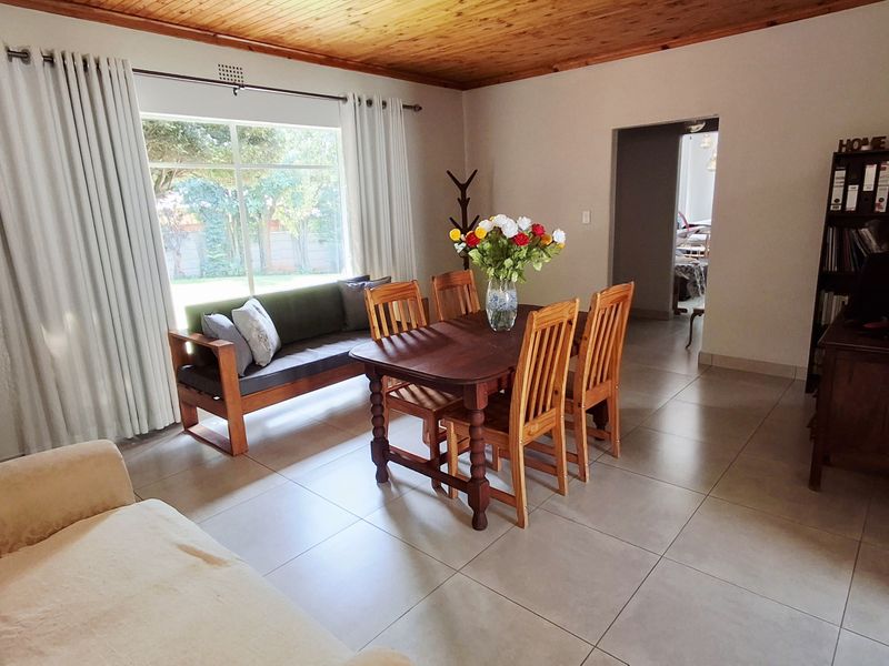 Secure 3-bedroom House In Sonderend Street, Helderkruin - Photo 5