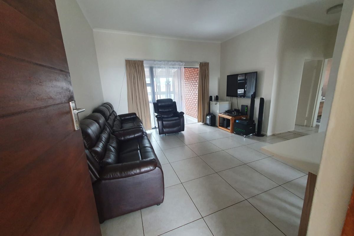 Spacious 2-Bedroom And 1-Bath Apartment/flat In Hereford Estate - Photo 4