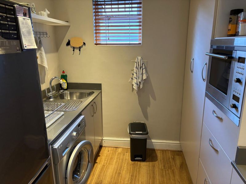 Secure Cottage In Upper Noreen Avenue, Bishopscourt - Photo 3