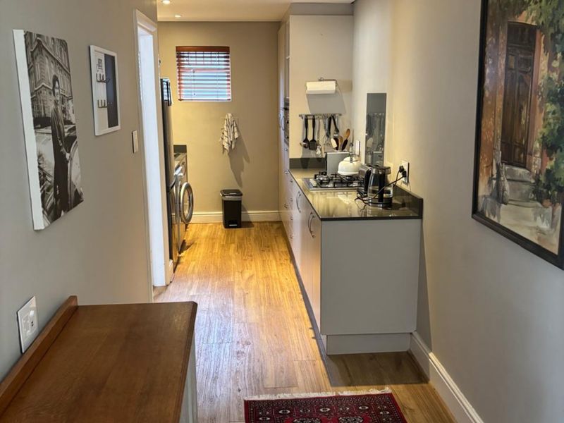 Secure Cottage In Upper Noreen Avenue, Bishopscourt - Photo 2