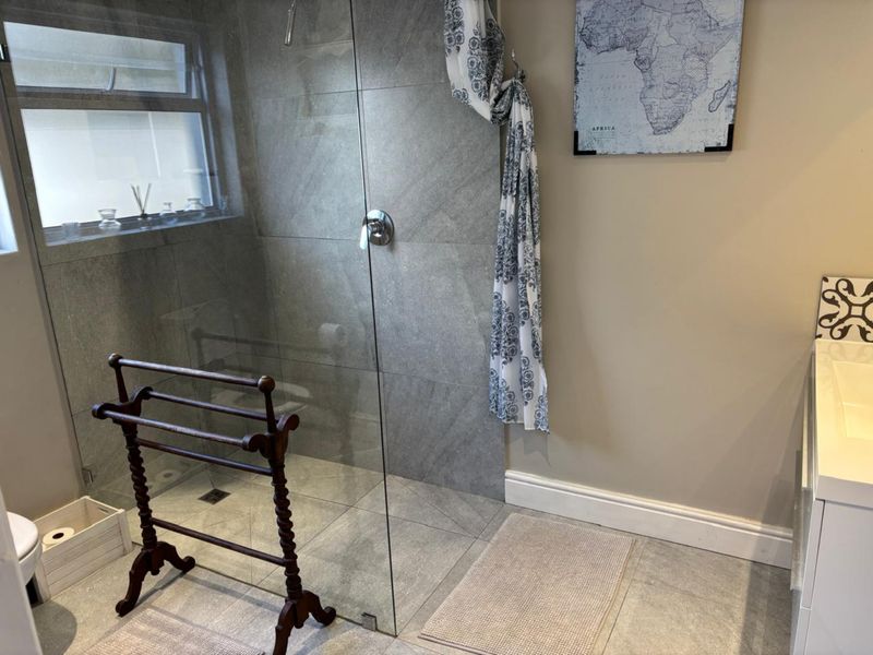 Secure Cottage In Upper Noreen Avenue, Bishopscourt - Photo 8