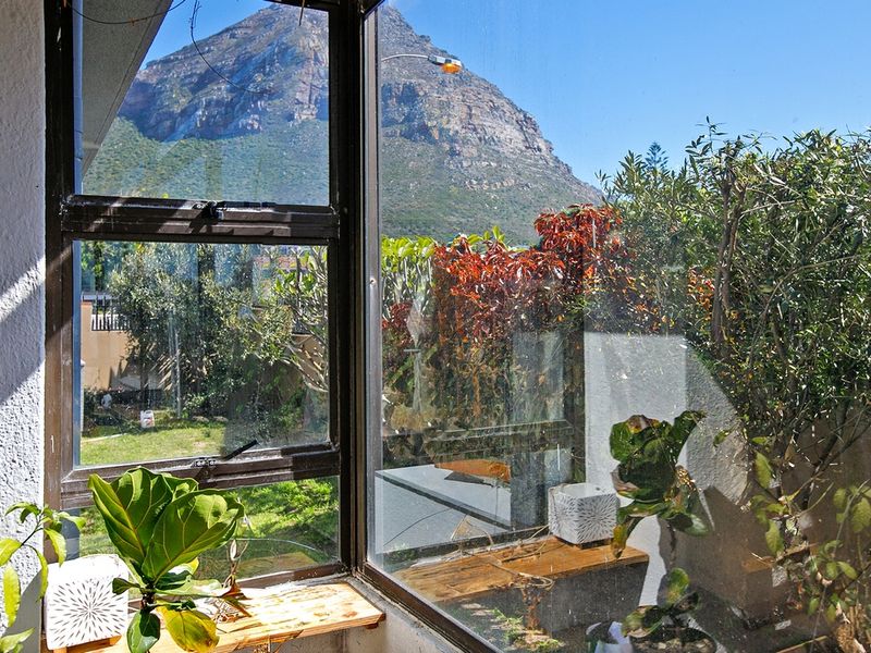 Sunny Muizenberg Village Apartment, 2 Blocks From The Beach - Photo 3