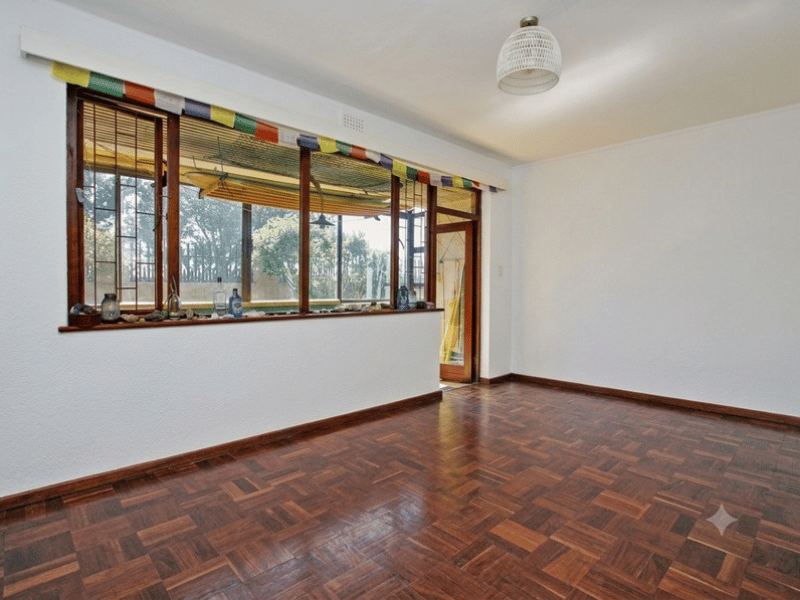 Sunny Muizenberg Village Apartment, 2 Blocks From The Beach - Photo 3