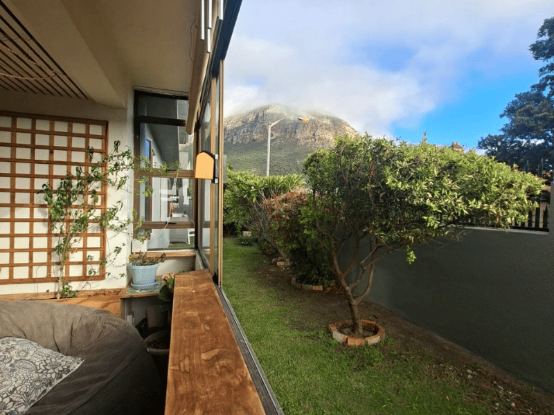 Sunny Muizenberg Village Apartment, 2 Blocks From The Beach - Photo 1