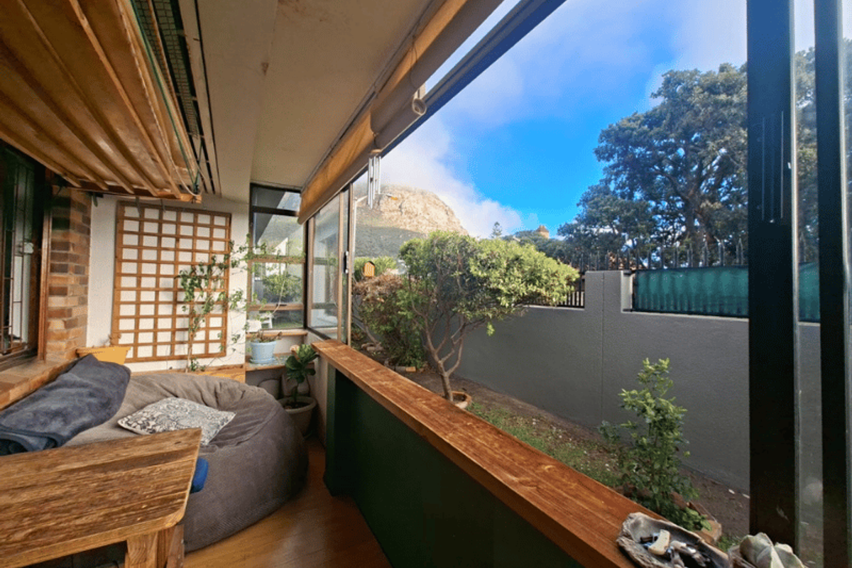 Sunny Muizenberg Village Apartment, 2 Blocks From The Beach - Photo 2