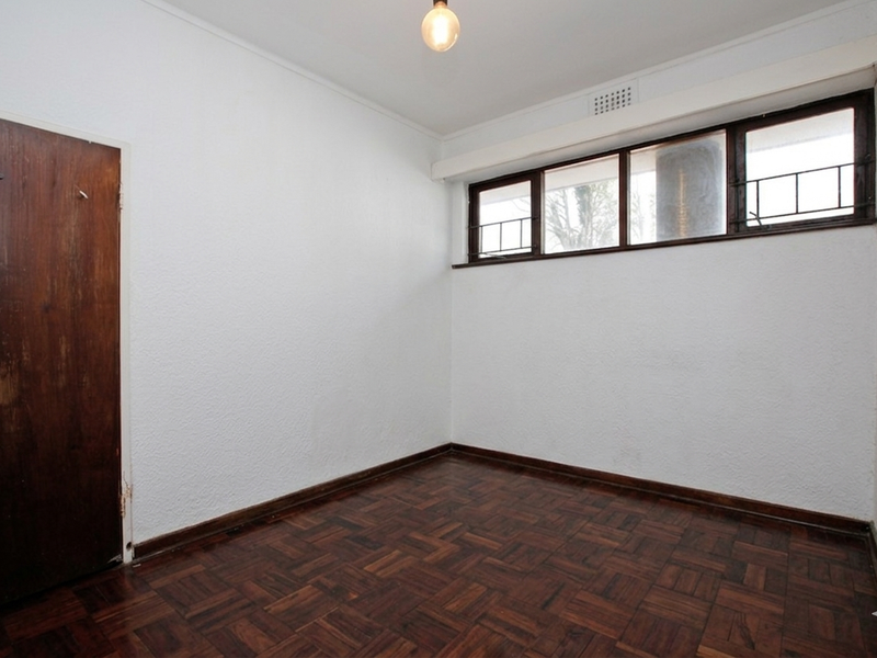 Sunny Muizenberg Village Apartment, 2 Blocks From The Beach - Photo 7
