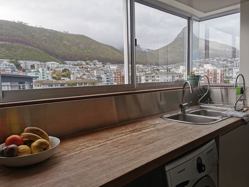 Spacious And Light 1-bedroom With Ocean & Mountain Views - 3 Months - Photo 2