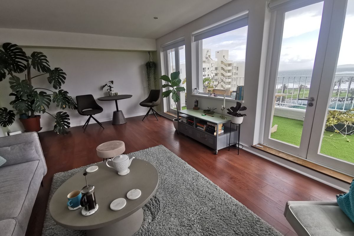 Spacious And Light 1-bedroom With Ocean & Mountain Views - 3 Months - Photo 3