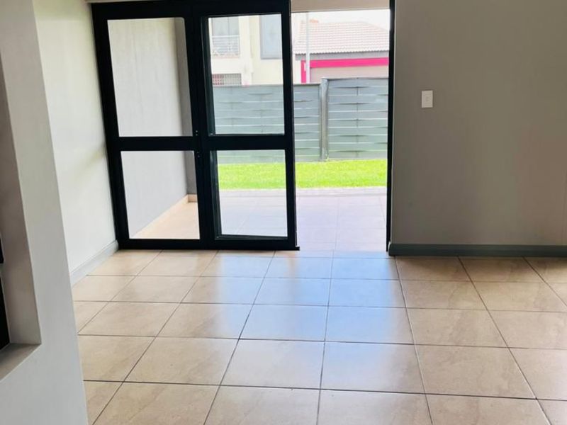 Secure 3-bedroom And 2-bathroom Townhouse In Derdepoort - Photo 7