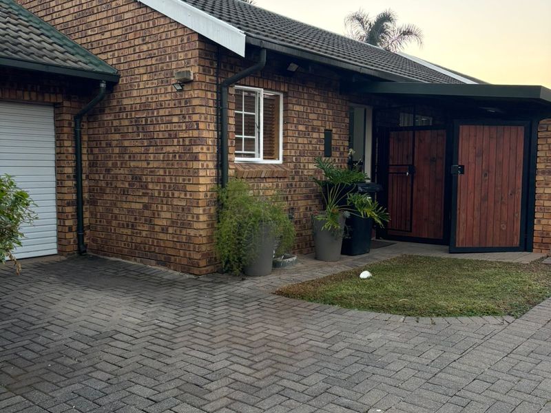 Upmarket, Fully Renovated 2-Bedroom Home with Solar in Highveld Mews, Centurion - Photo 1