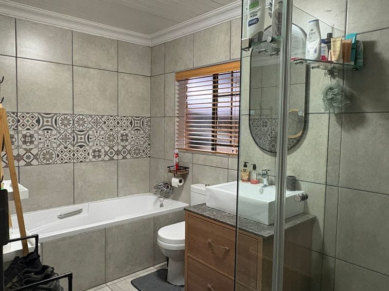 Upmarket, Fully Renovated 2-Bedroom Home with Solar in Highveld Mews, Centurion - Photo 8
