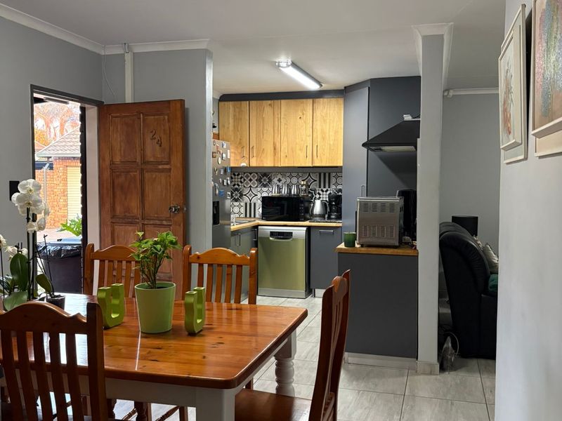 Upmarket, Fully Renovated 2-Bedroom Home with Solar in Highveld Mews, Centurion - Photo 3