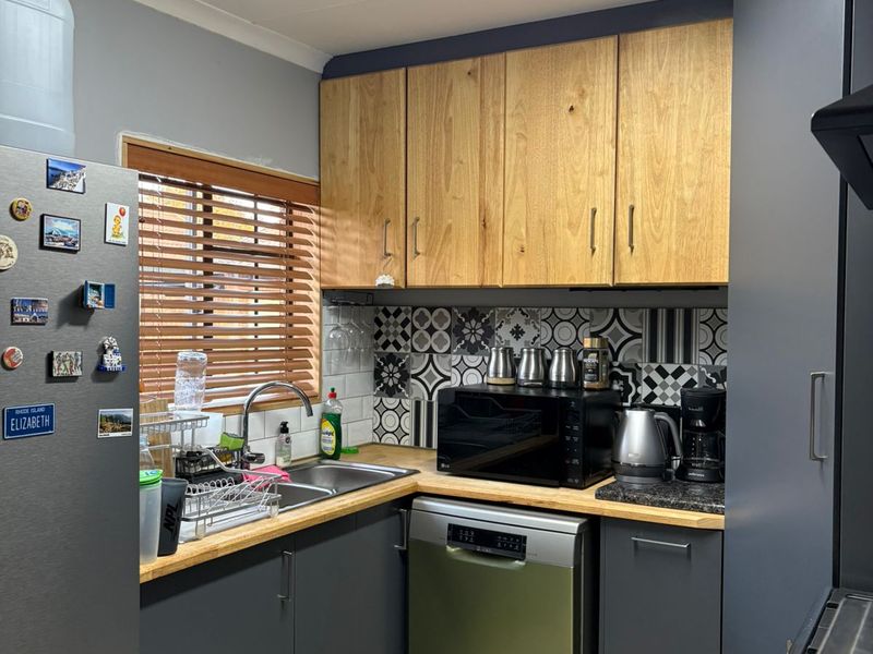 Upmarket, Fully Renovated 2-Bedroom Home with Solar in Highveld Mews, Centurion - Photo 2