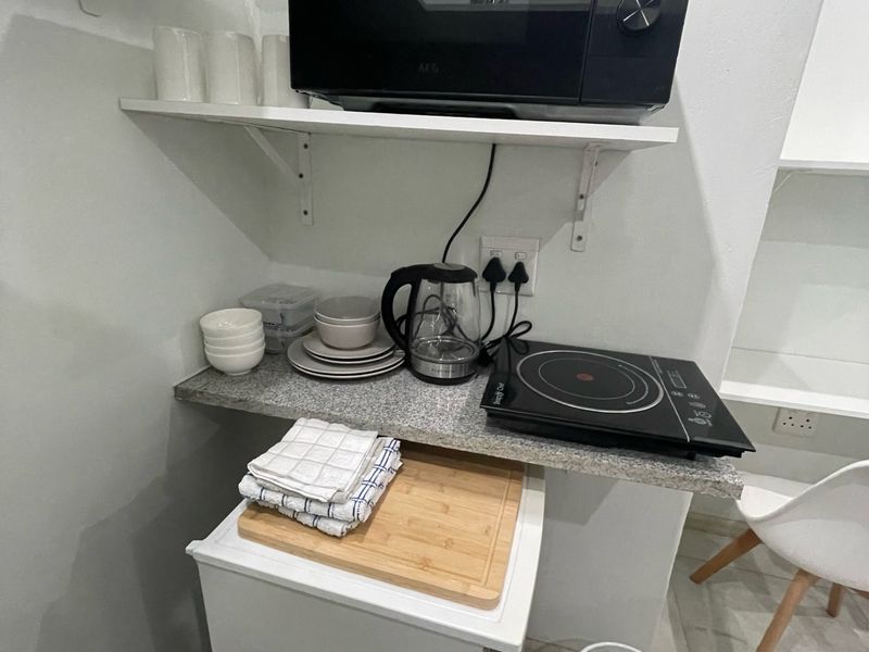 Furnished Private Guest Suite | Welgelegen, Cape Town - Photo 6